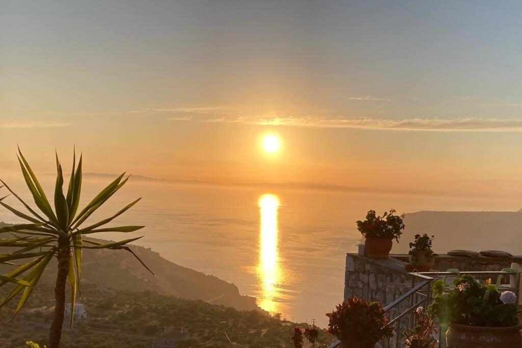 Πύργος Παραδοσιακός Με Μαγευτική Θέα - Villa Traditional Tower With Amazing Sea View Areopoli Zewnętrze zdjęcie